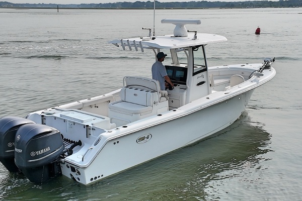 2020 Sea Hunt 30