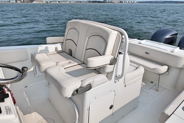 2020 Sea Hunt 30