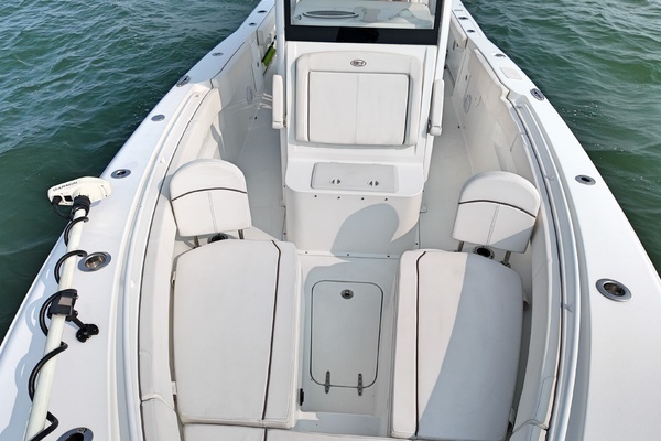 2020 Sea Hunt 30