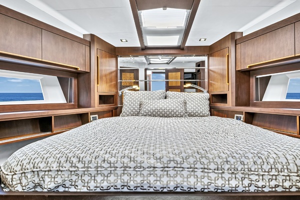 2017 Galeon 56