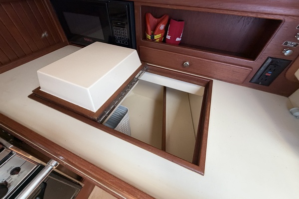 Blue Water Discovery 32ft Island Packet Yacht For Sale