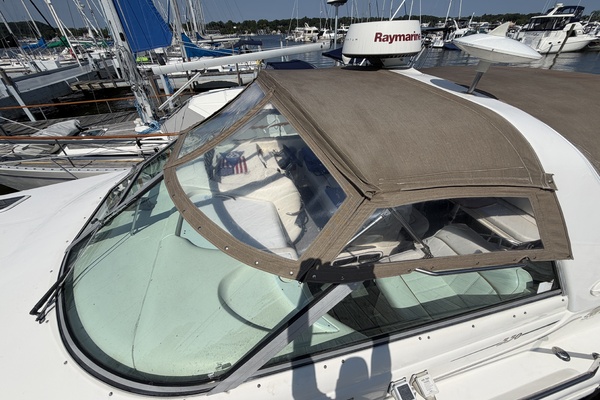 Active Pursuit 33ft Sea Ray Yacht For Sale
