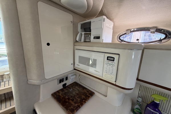 Active Pursuit 33ft Sea Ray Yacht For Sale
