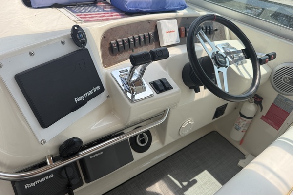 Active Pursuit 33ft Sea Ray Yacht For Sale