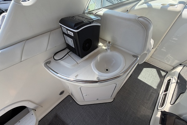 Active Pursuit 33ft Sea Ray Yacht For Sale