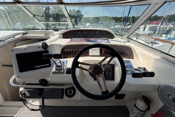 Active Pursuit 33ft Sea Ray Yacht For Sale