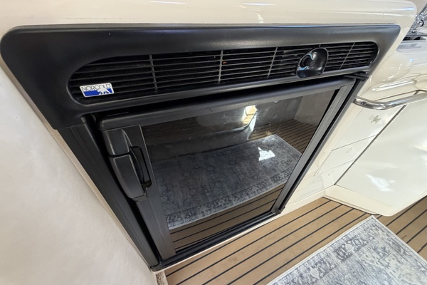 Active Pursuit 33ft Sea Ray Yacht For Sale