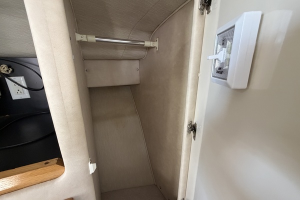 Active Pursuit 33ft Sea Ray Yacht For Sale