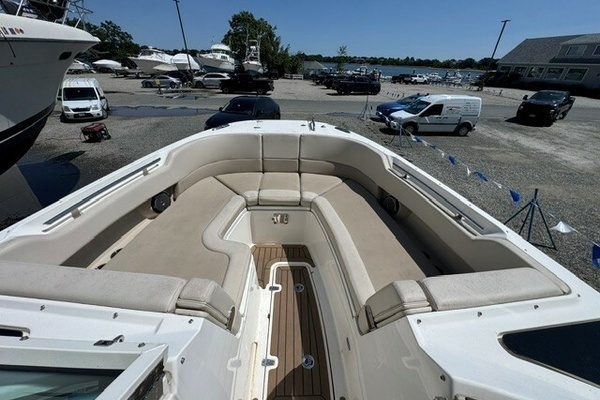 Boston Whaler 320 Vantage Yacht For Sale