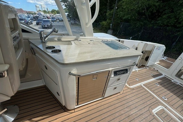 G MAN 32ft Boston Whaler Yacht For Sale