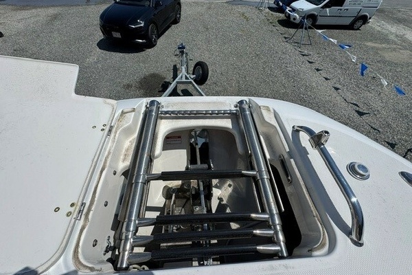 G MAN 32ft Boston Whaler Yacht For Sale