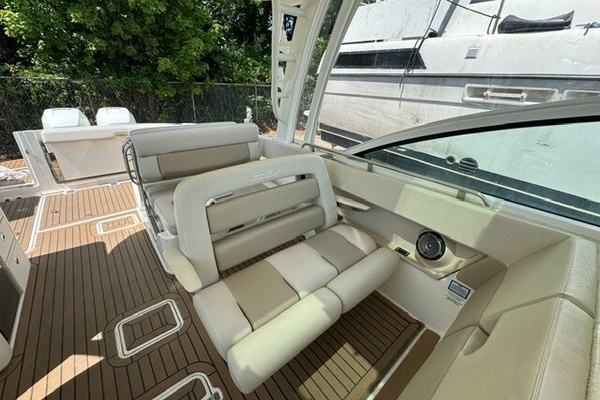 G MAN 32ft Boston Whaler Yacht For Sale