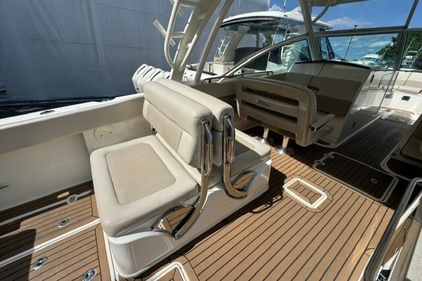 G MAN 32ft Boston Whaler Yacht For Sale