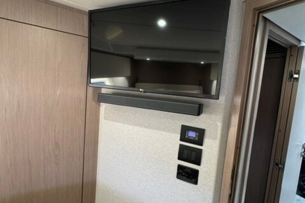 PRECIOUS CARGO 50ft Azimut Yacht For Sale