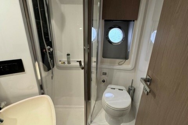 PRECIOUS CARGO 50ft Azimut Yacht For Sale