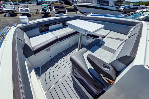 32ft Galeon Yacht For Sale