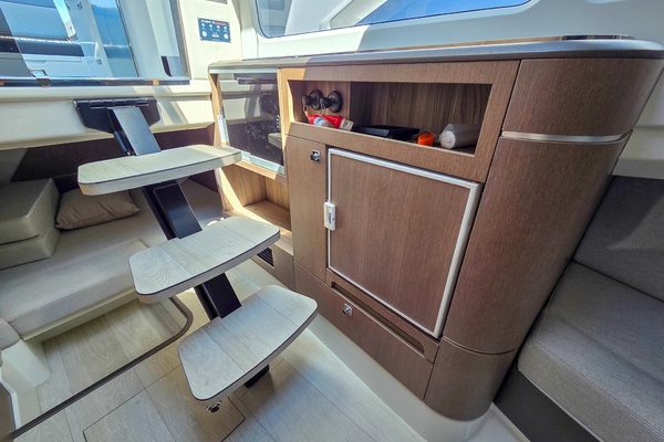 32ft Galeon Yacht For Sale
