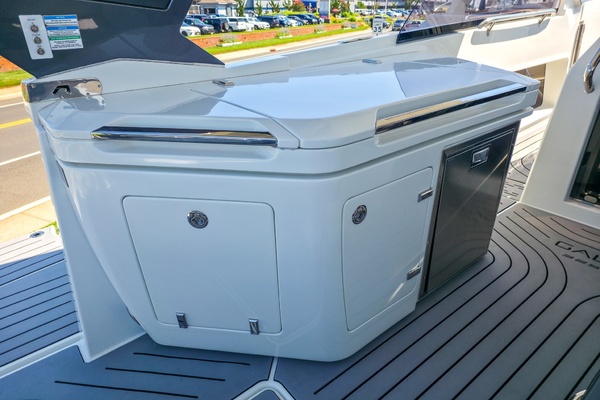 32ft Galeon Yacht For Sale