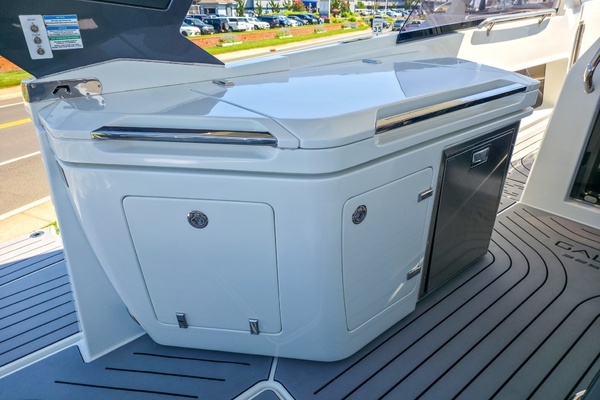 Galeon 325 GTO Yacht For Sale