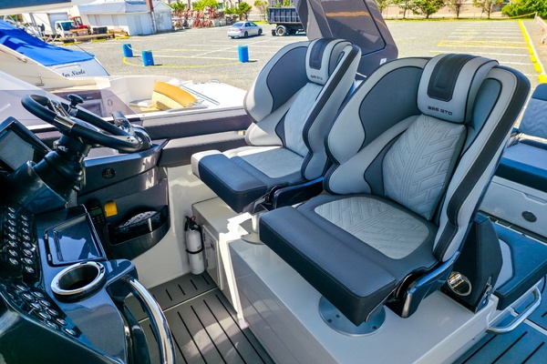32ft Galeon Yacht For Sale