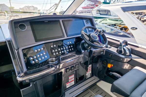 32ft Galeon Yacht For Sale