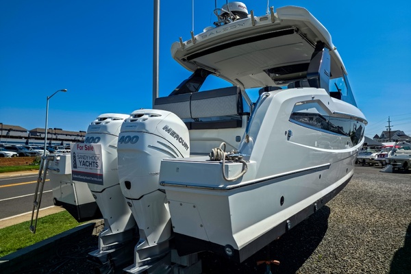 32ft Galeon Yacht For Sale