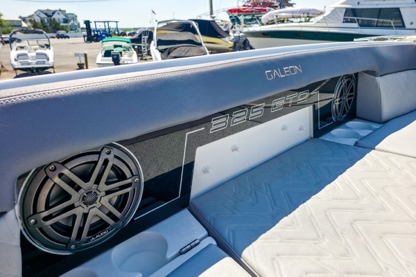 Galeon 325 GTO Yacht For Sale