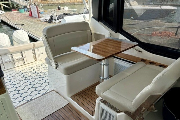 MerSea 40ft Boston Whaler Yacht For Sale