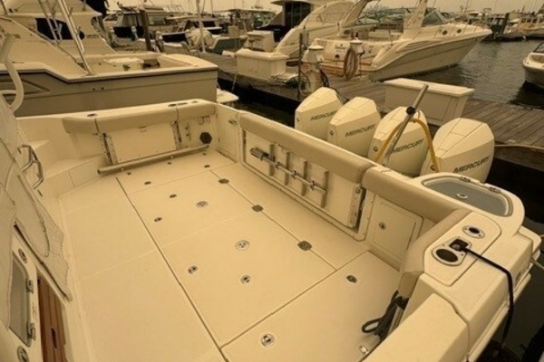 Boston Whaler 405 Conques Yacht For Sale