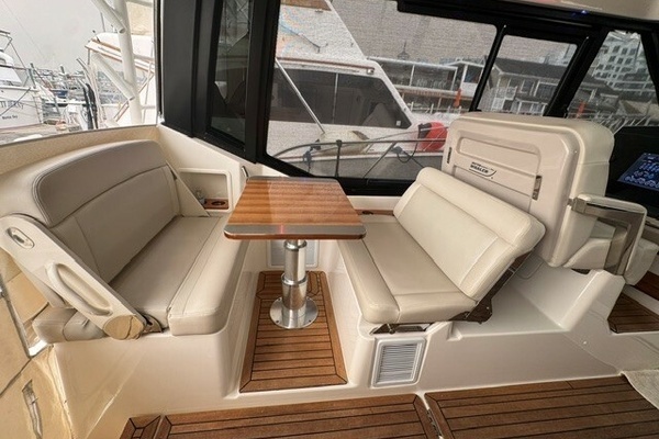 Boston Whaler 405 Conques Yacht For Sale