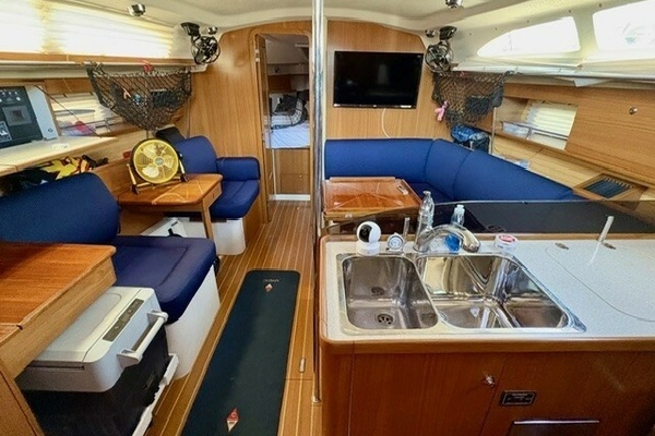 2022 Catalina 35