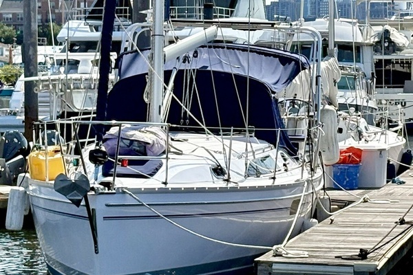 2022 Catalina 35