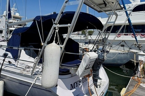 2022 Catalina 35