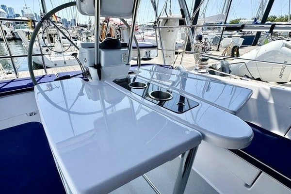 2022 Catalina 35