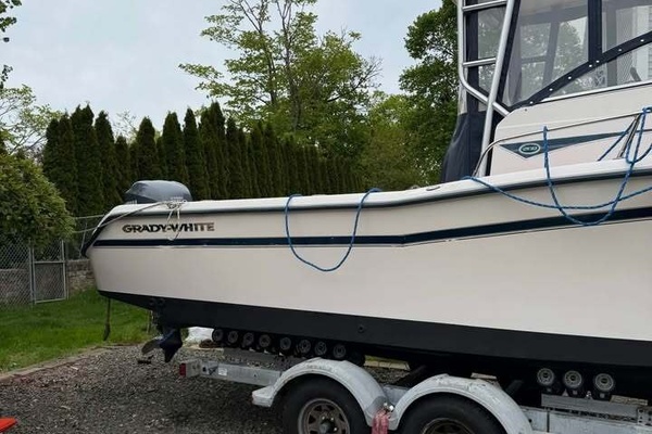 27ft Grady White Yacht For Sale
