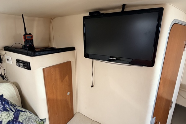 U n Me     30ft Wellcraft Yacht For Sale