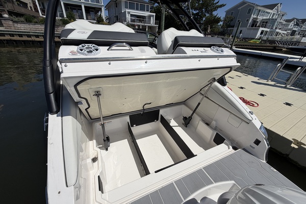 24ft Regal Yacht For Sale