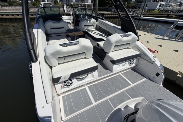 24ft Regal Yacht For Sale