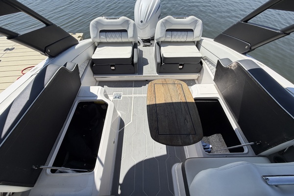 24ft Regal Yacht For Sale