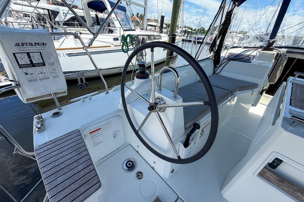 Lady Balkam 34ft Beneteau Yacht For Sale