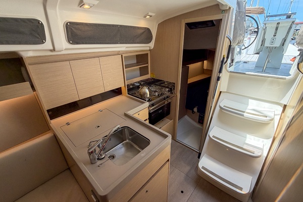 Lady Balkam 34ft Beneteau Yacht For Sale