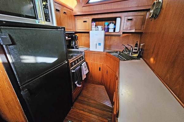 Exit Strategy 37ft President Yacht For Sale