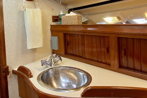 Second Spray 40ft Island Packet Yacht For Sale
