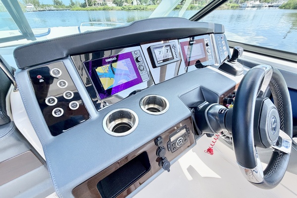 28ft Chaparral Yacht For Sale