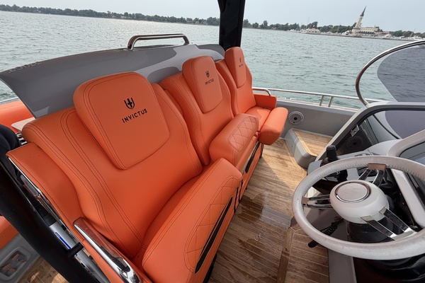 Little Buddy 37ft Invictus Yacht For Sale