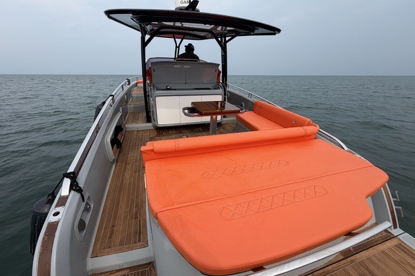 Little Buddy 37ft Invictus Yacht For Sale