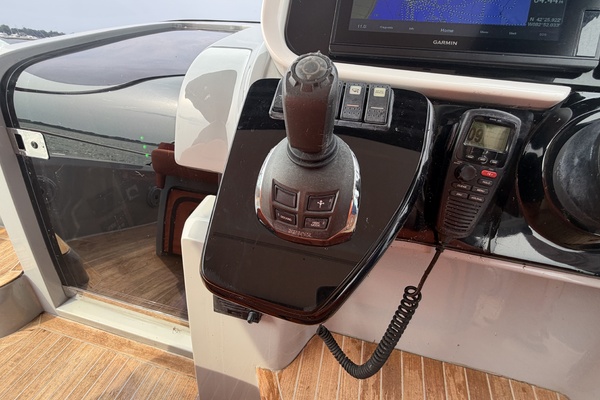 Little Buddy 37ft Invictus Yacht For Sale