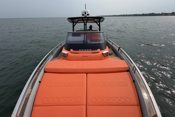Little Buddy 37ft Invictus Yacht For Sale