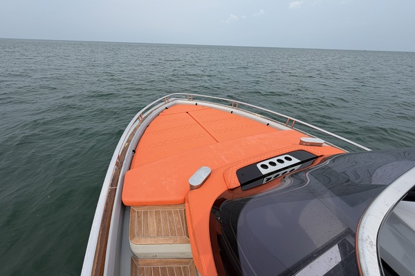 Little Buddy 37ft Invictus Yacht For Sale