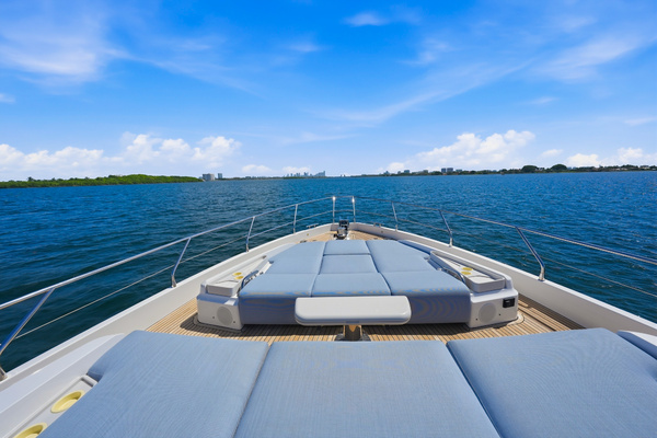2025 Azimut 68